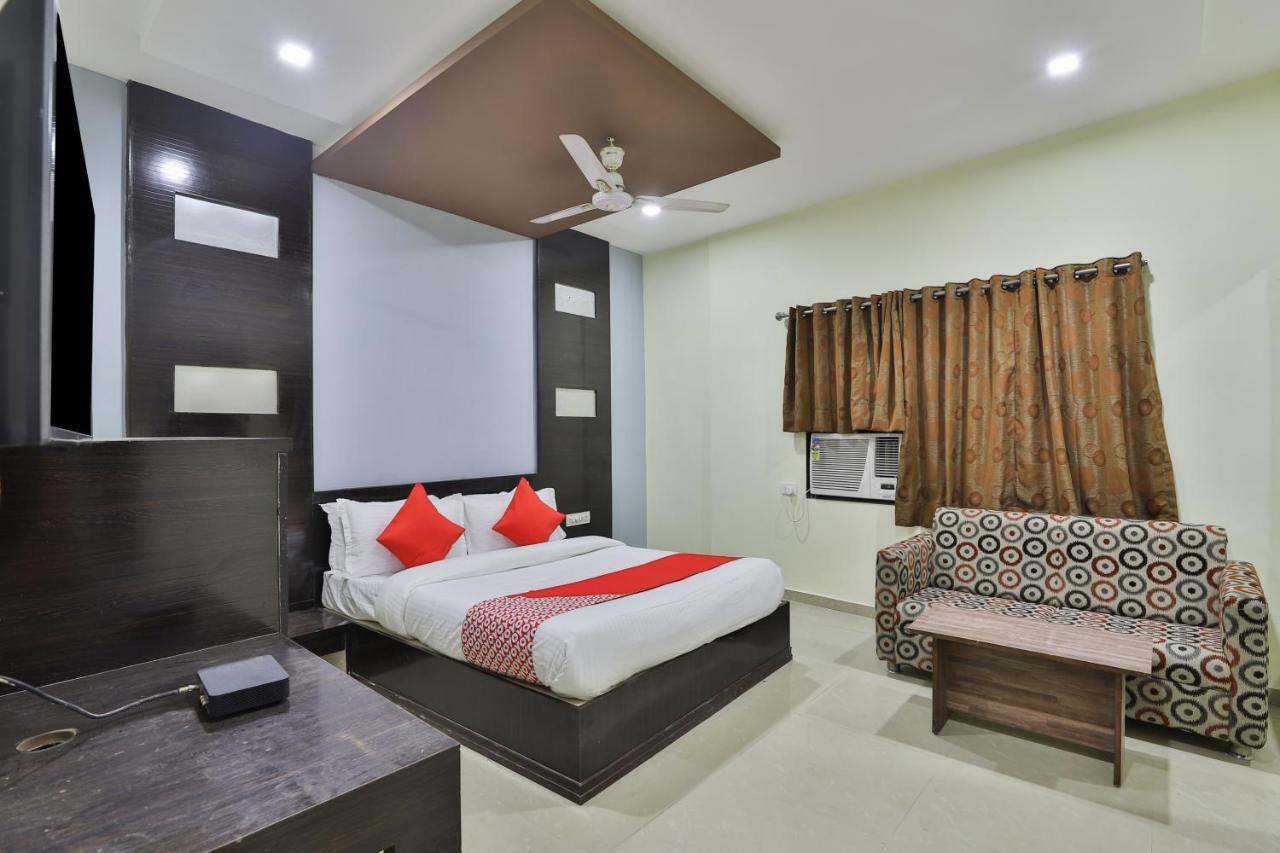 Oyo Flagship 19003 Hotel Rudra Mahal Ahmedabad Exterior photo