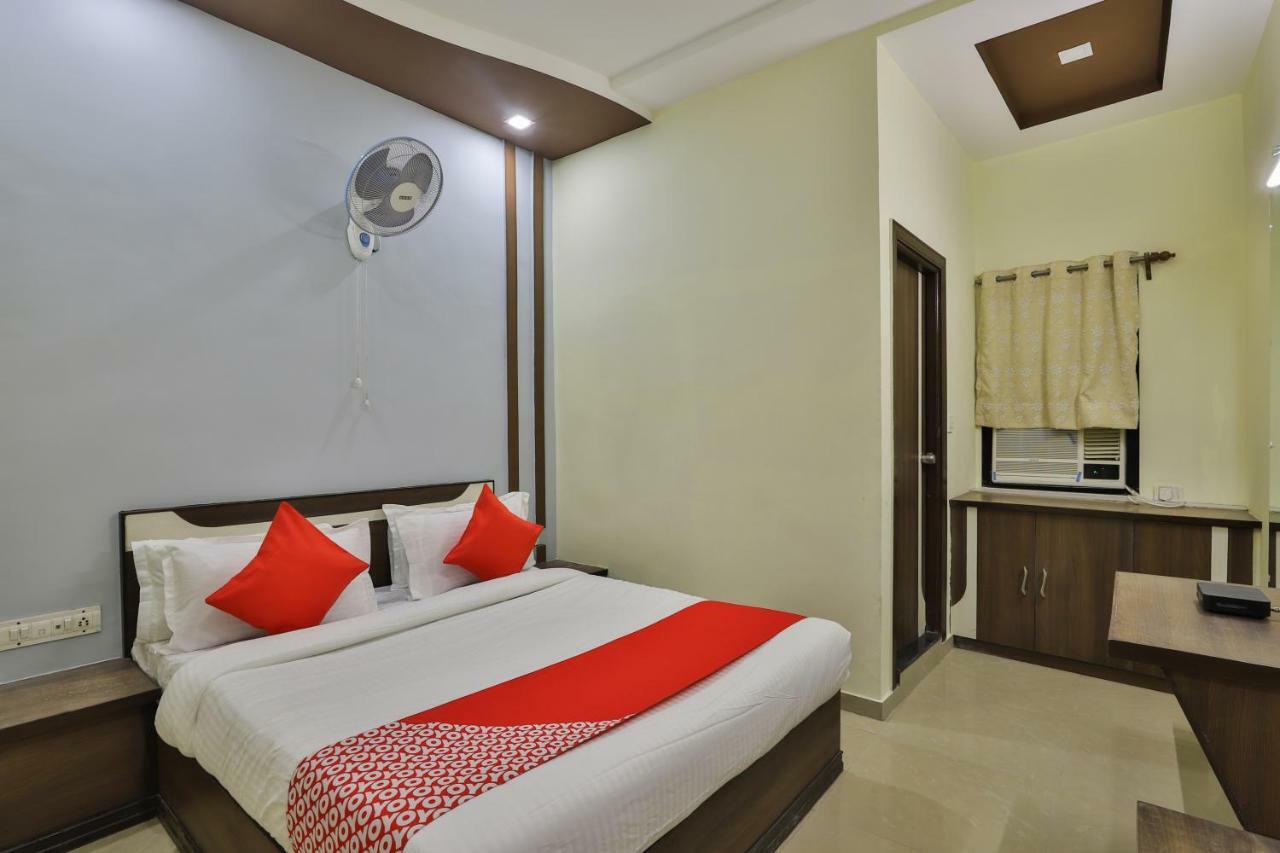 Oyo Flagship 19003 Hotel Rudra Mahal Ahmedabad Exterior photo