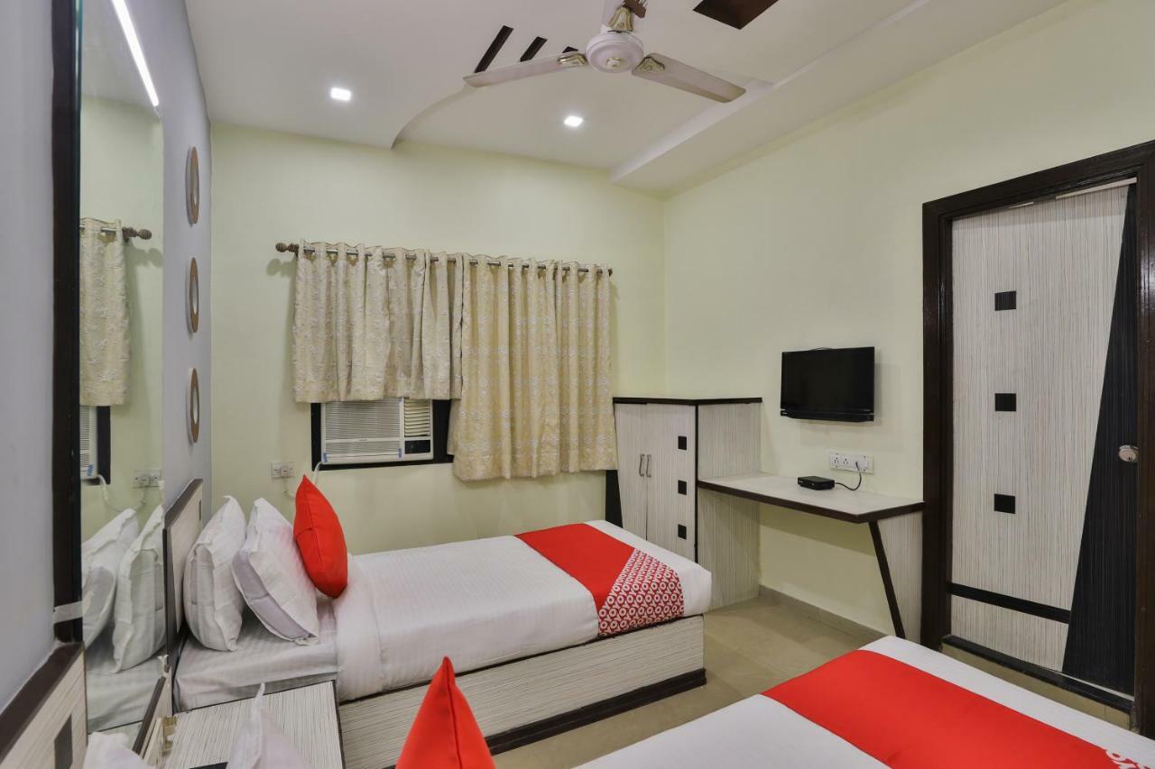 Oyo Flagship 19003 Hotel Rudra Mahal Ahmedabad Exterior photo