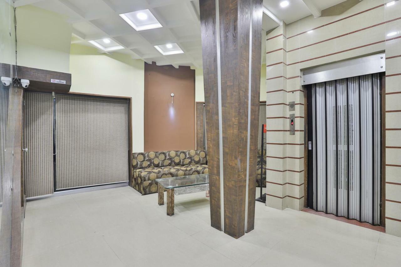 Oyo Flagship 19003 Hotel Rudra Mahal Ahmedabad Exterior photo