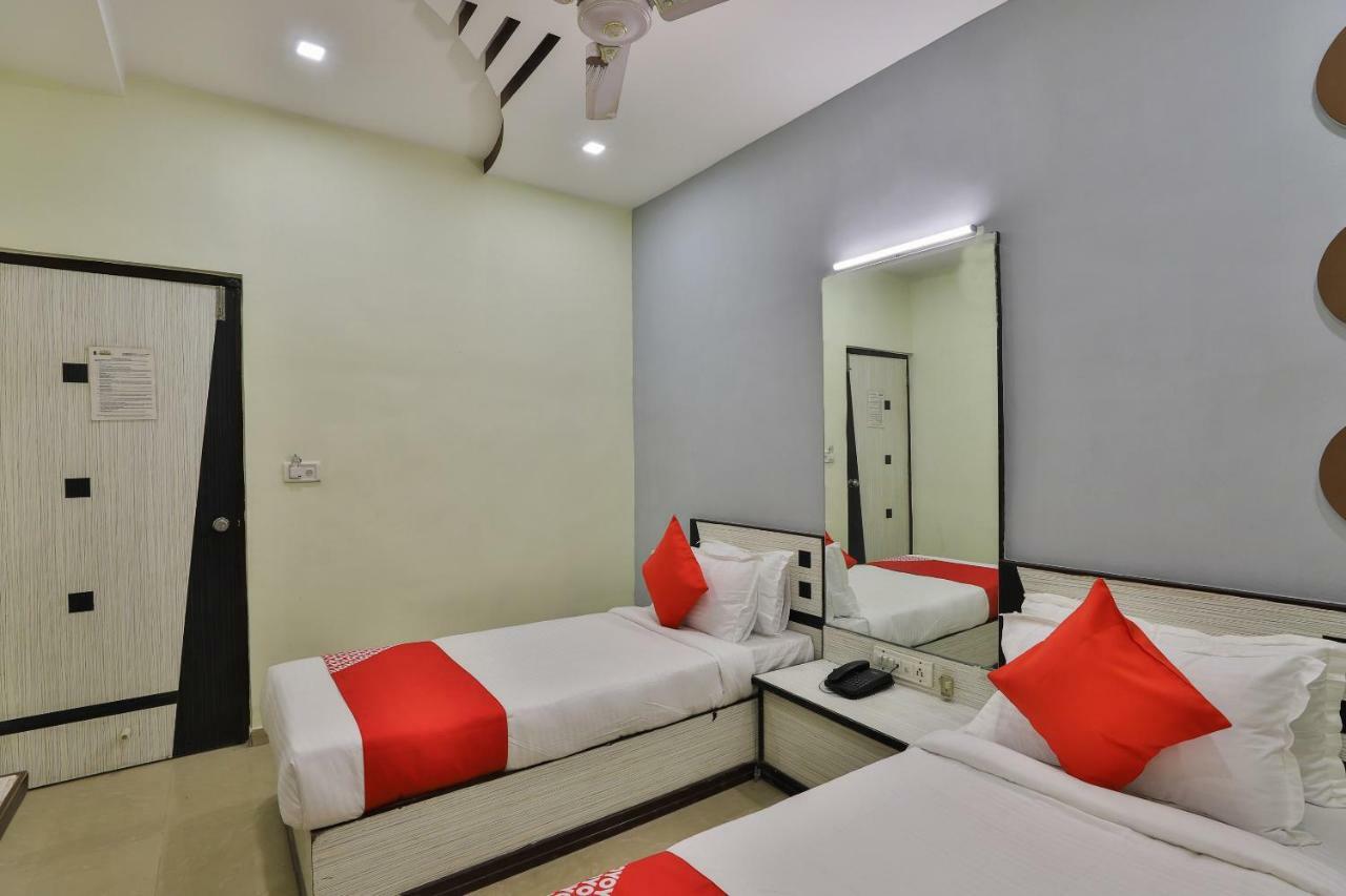 Oyo Flagship 19003 Hotel Rudra Mahal Ahmedabad Exterior photo