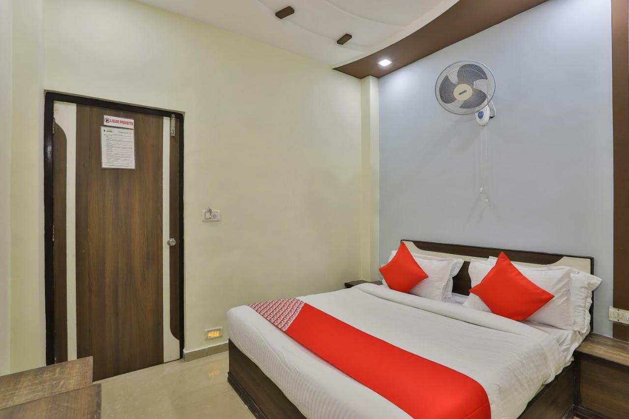 Oyo Flagship 19003 Hotel Rudra Mahal Ahmedabad Exterior photo